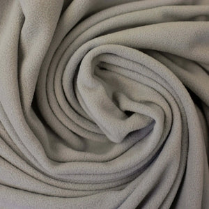 Weiche Hundedecke aus Fleece, personalisiert in Wunschfarben, zum Kuscheln und Schutz für Hunde, von Mein Shop.