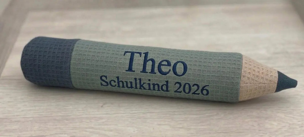 Weiches Kissen mit Riesenstift-Design, personalisiert, zum Einkuscheln, in lebendigen Farben, perfekt für gemütliche Stunden