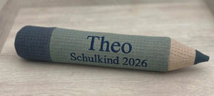 Weiches Kissen mit Riesenstift-Design, personalisiert, zum Einkuscheln, in lebendigen Farben, perfekt für gemütliche Stunden