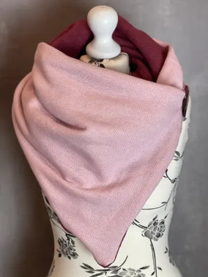 Rosa Wickelschal im Fischgrätmuster, Dreieckstuch, einfache Style, weiches Material, modisches Accessoire, perfekt für kalte Tage