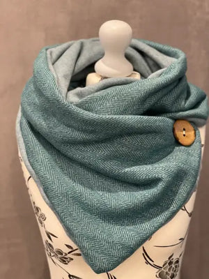 Grüner Wickelschal im Fischgrätmuster, Dreieckstuch, einfache Variante, aus weichem Stoff, modischer Accessoire für Damen