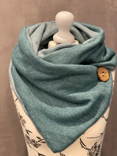 Grüner Wickelschal im Fischgrätmuster, Dreieckstuch, einfache Variante, aus weichem Stoff, modischer Accessoire für Damen