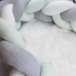 Geflochtene Bettschlange von Mein Shop, individuelle Länge bis 650 cm, flexible Konfiguration, weiche Textur, perfekt für Betten.