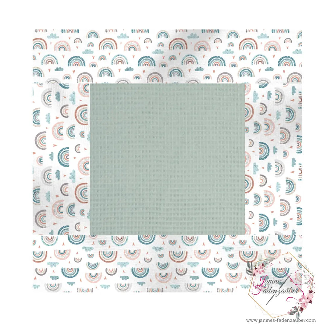 Weiche Krabbeldecke von Mein Shop, individuell bestickt mit Wunschname, ideal für Babys und Kleinkinder.