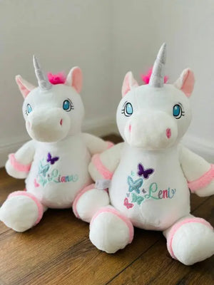 Weißes Einhorn-Kissen mit personalisierter Bestickung, ideal als Dekoration oder Geschenk, von Mein Shop.