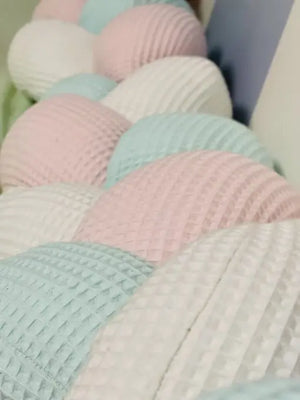 Geflochtene Nestchenschlange in Wunschfarbe, weiche Bettschlange für sicheren und komfortablen Babyschlaf, von Mein Shop.