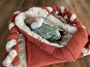 Babynestchen von Mein Shop, weiches Bettnestchen in verschiedenen Varianten, schützt und sorgt für Komfort im Kinderbett.