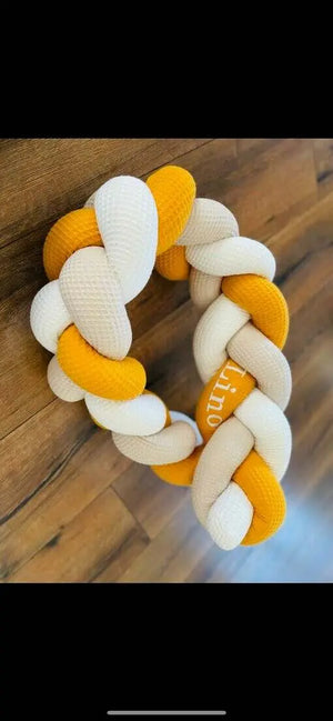 Geflochtene Bettschlange von Mein Shop, individuell zusammenstellbar, in verschiedenen Längen, auf dem Bild sichtbar.