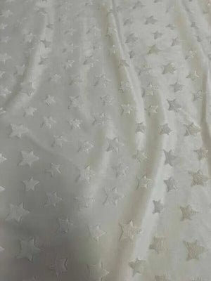 Weiche Babydecke mit Waldtiere-Motiv, personalisiert, in verschiedenen Variationen, ideal für Neugeborene und Babys.