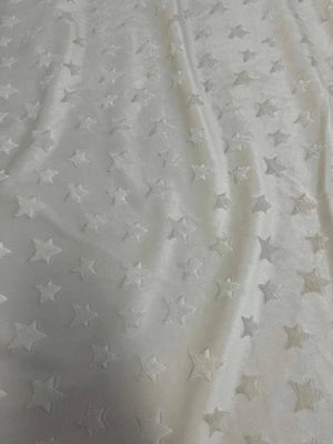Weiche, geflochtene Sternenfleece Knotenschlange in Naturweiß, ideal für Betten und Kinderzimmer, von Mein Shop.