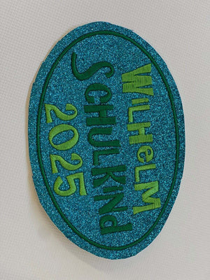 Bunter Schulranzen-Anhänger mit Klettie, Button und Magneten zum Anbringen auf Schulranzen oder Schultüten, von Mein Shop
