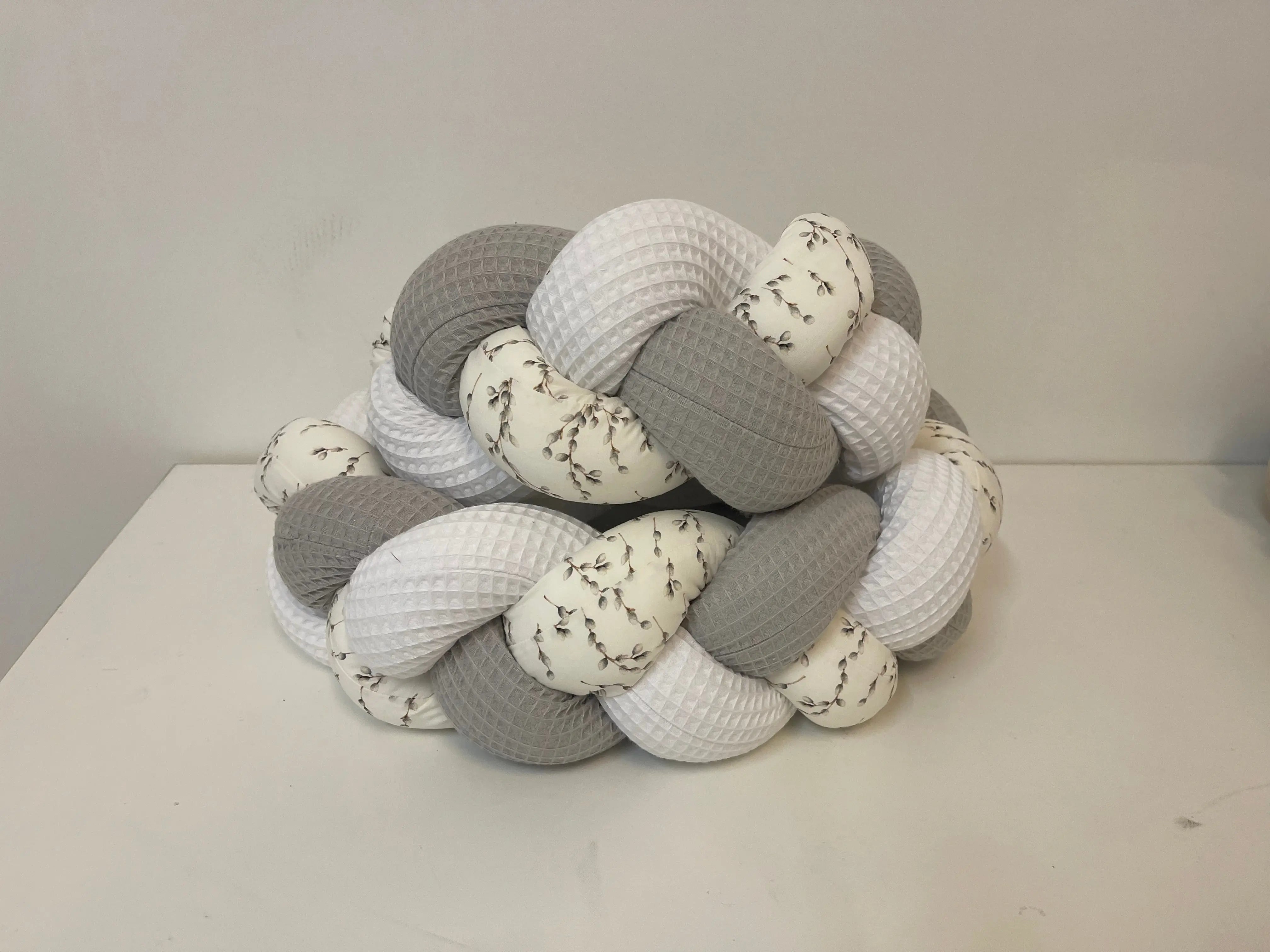 Schlichte Bettschlange von Mein Shop, aus weichem Material, in neutralem Design, perfekt für Kinderbettwäsche und Dekoration.