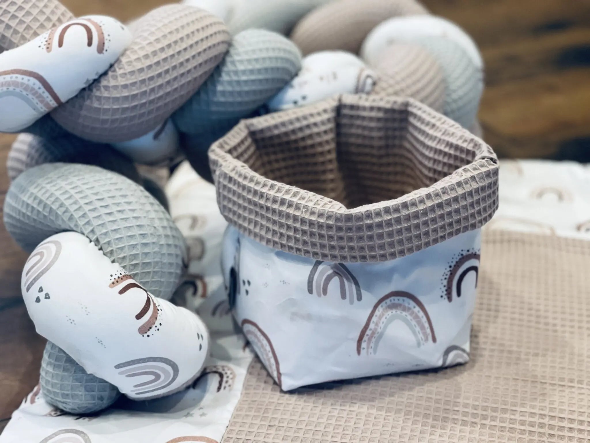 Wickelauflage und Set von Mein Shop, einfache Baby-Wickelunterlage mit weichem Material und passendem Zubehör.