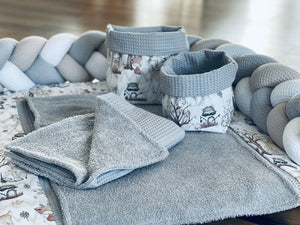 Wickelauflagen Set mit WALDTIERSTOFF, variierende Muster, weiche Oberfläche, ideal für Babywickelplätze, von Mein Shop