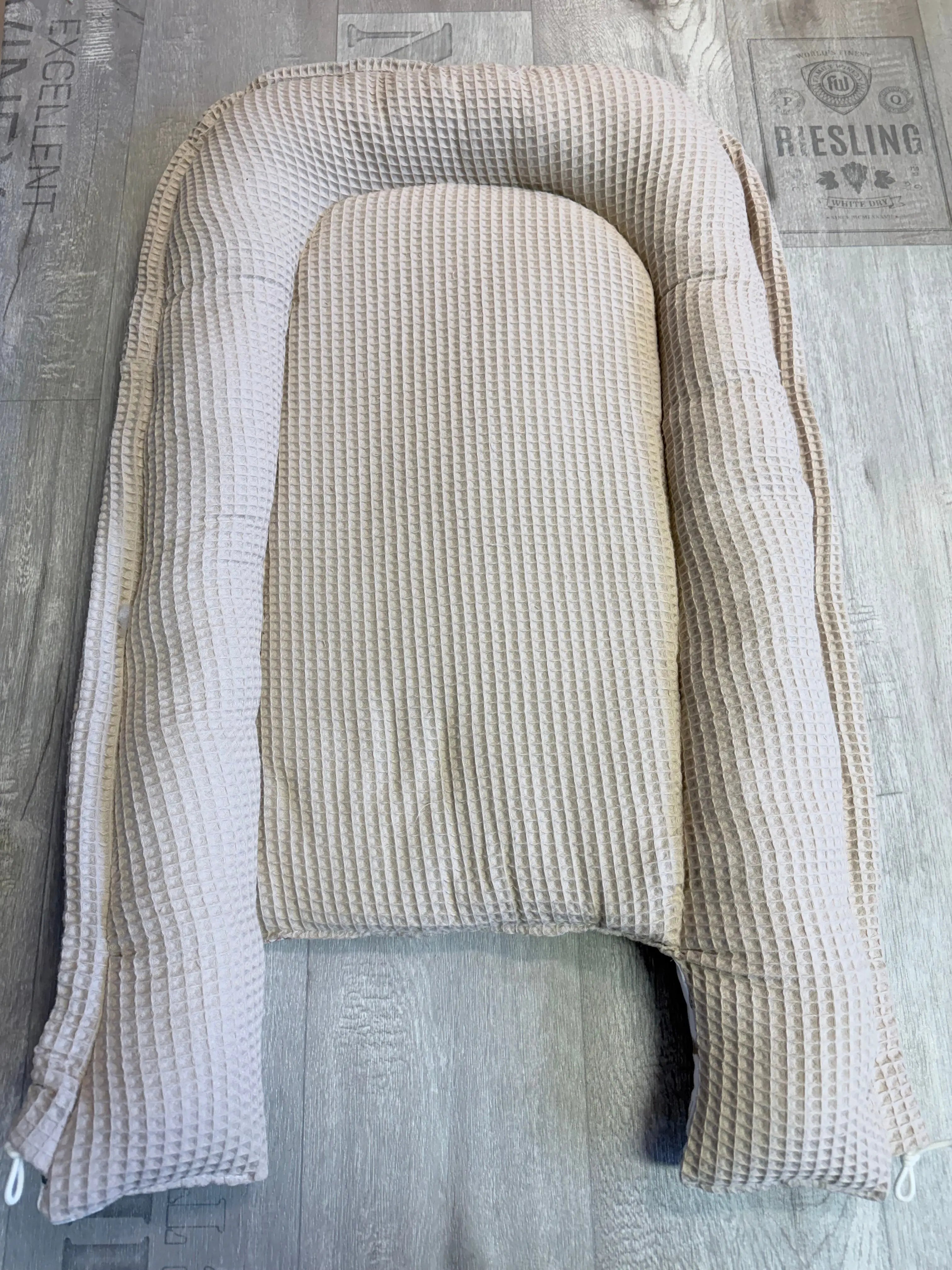 Weiches Babynestchen von Mein Shop in variabler Konfiguration, schützt und sorgt für sicheren Schlaf im Bett.