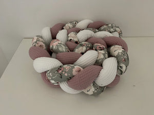 Rosen-Bettschlange in Altrosa und Dunkelweiß für Babyschlaf, einfache Baby-Bettschlange von Mein Shop.