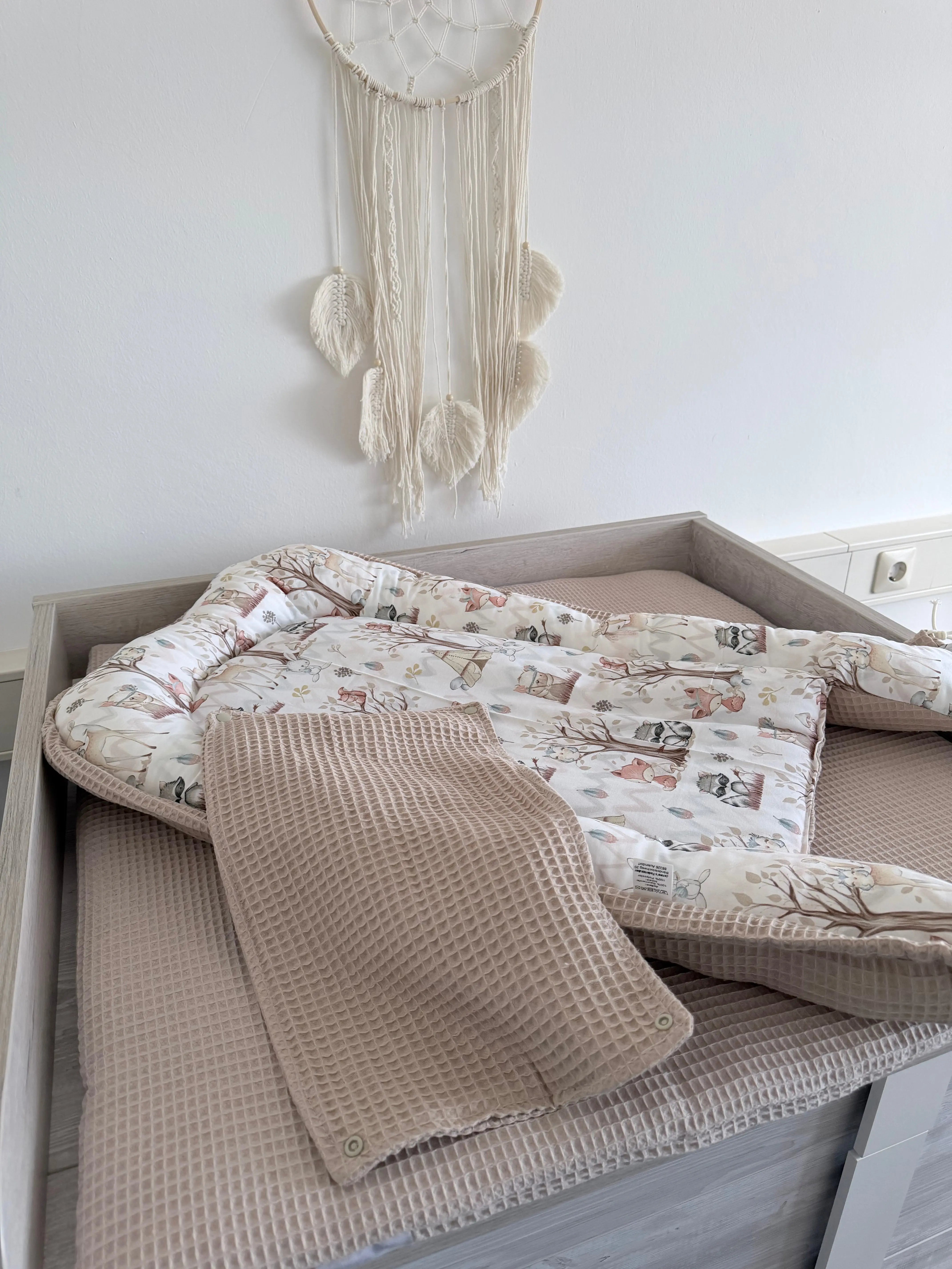 Babynestchen von Mein Shop in variierender Ausführung, weiche Schutz- und Bettnestchen für sicheren Schlaf.