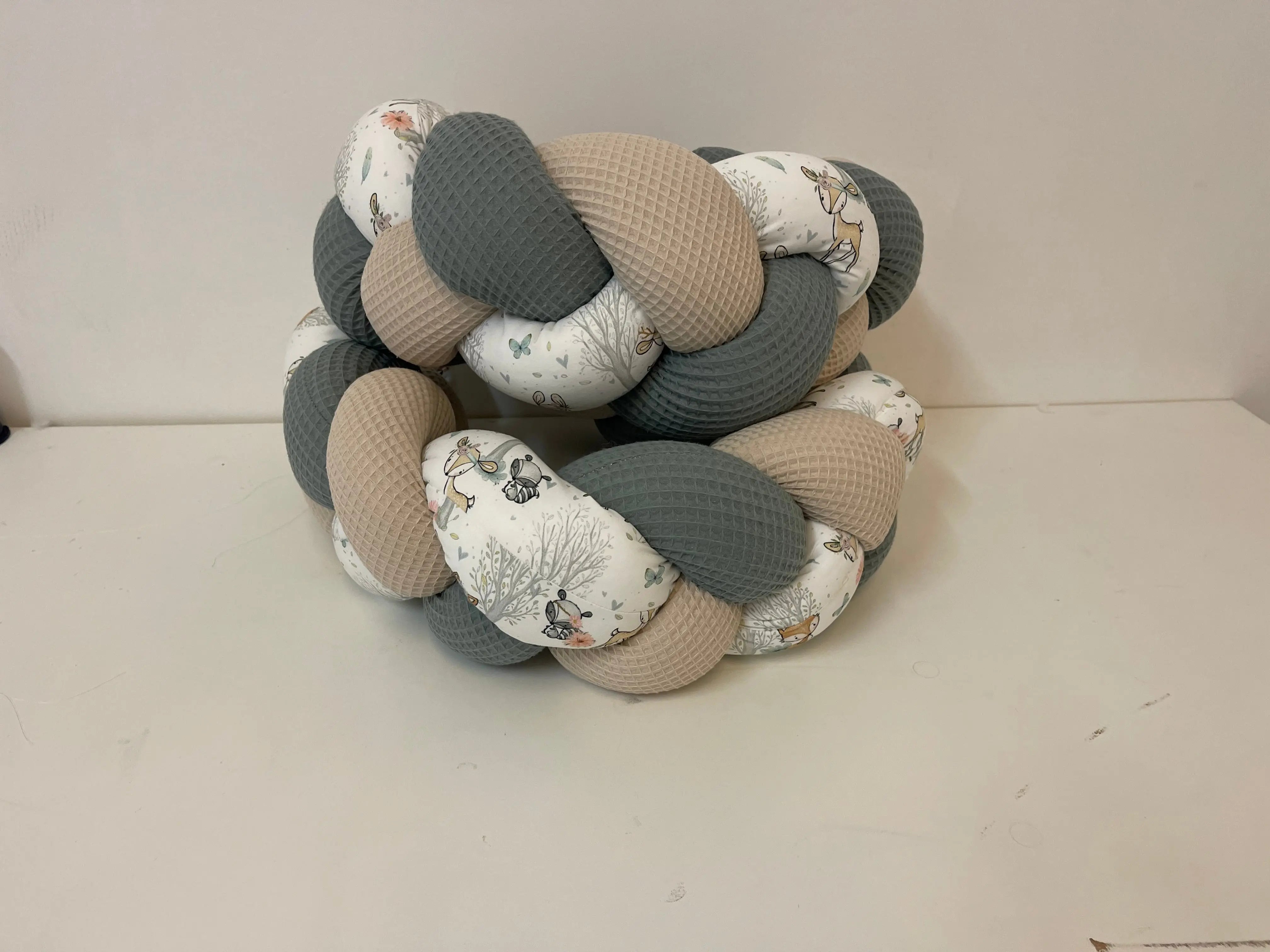 BILDERGALERIE Bettschlangen, einfache Wanddekoration mit bunten Schlangenmotiven für das Kinderzimmer