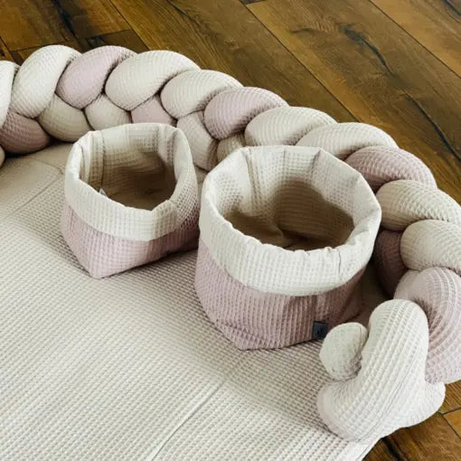 Geflochtene Wickeltischumrandung in verschiedenen Farben, handgefertigt, passend für Babywickeltische, individuell wählbar, von Mein Shop