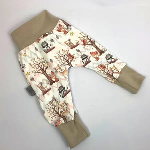 Vogels, Hirsch und Bär aus dem Waldtiere-Set von Mein Shop, bunte Tier-Designs auf natürlichem Hintergrund