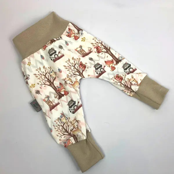 Vogels, Hirsch und Bär aus dem Waldtiere-Set von Mein Shop, bunte Tier-Designs auf natürlichem Hintergrund