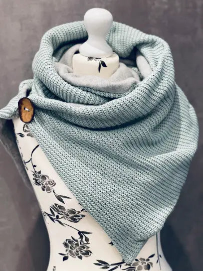 Mintfarbener Wickelschal im Dreiecksdesign, gestrickt, einfaches Dreieckstuch für Damen, aus weichem Material.
