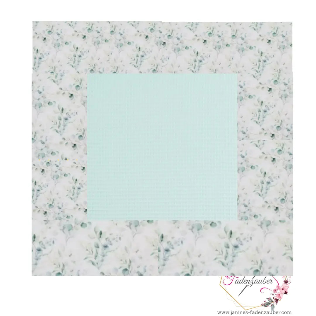 Weiche Krabbeldecke aus Eukalyptus-Mint mit Wunschname, bestickbar, ideal für Babys und kleine Kinder, von Mein Shop.