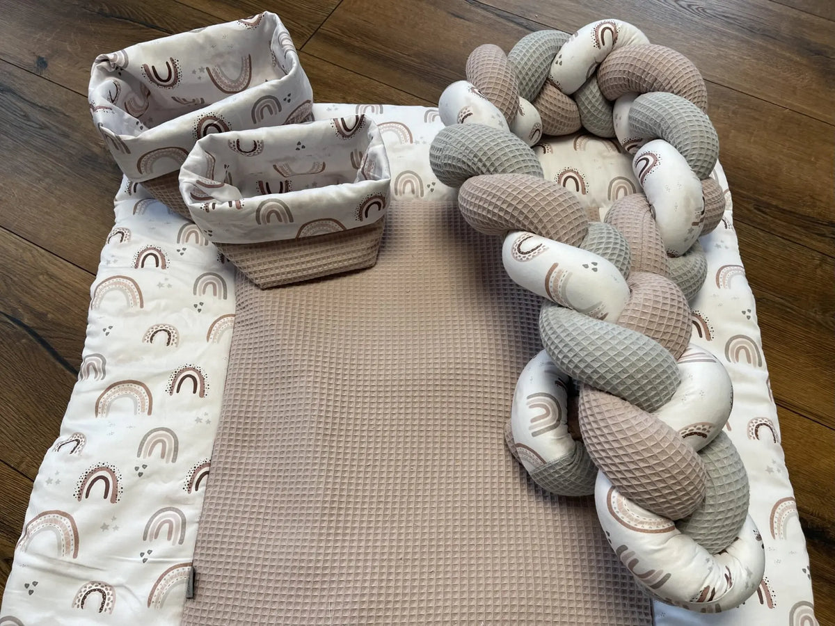 Wickelauflage von Mein Shop, einfaches Set mit weicher Oberfläche und buntem Design für Babywickelstationen.