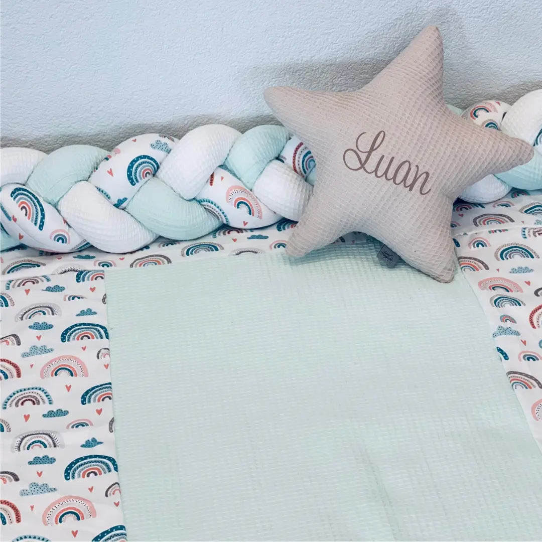 Weiches Babykissen in Mond-, Stern- und Wolkenform, bequeme Geburtskissen-Variation von Mein Shop, ideal für Neugeborene.