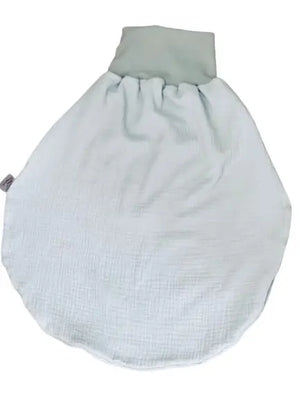 Weicher Musselin-Pucksack und Schlafsack von Mein Shop in Wunschfarbe, zeigt das gemütliche, vielseitige Baby-Schlafsack-Design.