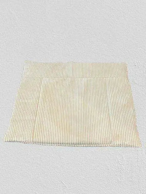 Weiche, wasserabweisende Wickelauflage von Mein Shop in einer Variation, ideal für Komfort und Schutz beim Wickeln.