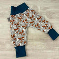 Dunkelblaue Pumphose mit Füchsen-Muster von Mein Shop, limitierte Edition, weich und bequem für Kinder, auf dem Bild sichtbar.