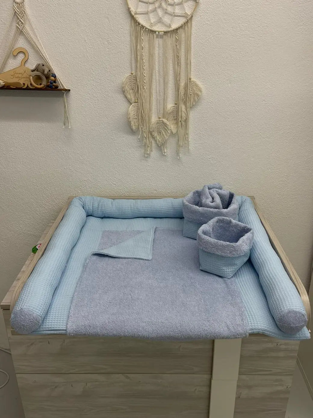 Schutzrolle für Wickeltischumrandung in verschiedenen Farben, von Mein Shop, mit weicher Oberfläche und langlebigem Material.
