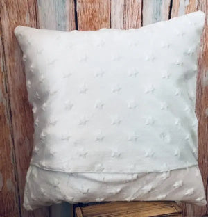 Personalisierte Kuschelkissen in verschiedenen Designs, weiche Oberfläche, ideal für gemütliche Stunden, von Mein Shop.