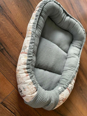 Weiches Babynestchen von Mein Shop, individuell konfigurierbar, schützt das Babybett vor Zugluft und bietet sicheren Schlafbereich.
