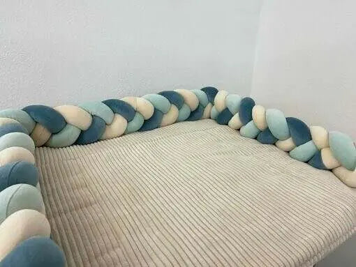 Geflochtene Bettschlangen aus kuscheligem Velourstoff in verschiedenen Farben, individuell konfigurierbar, von Mein Shop