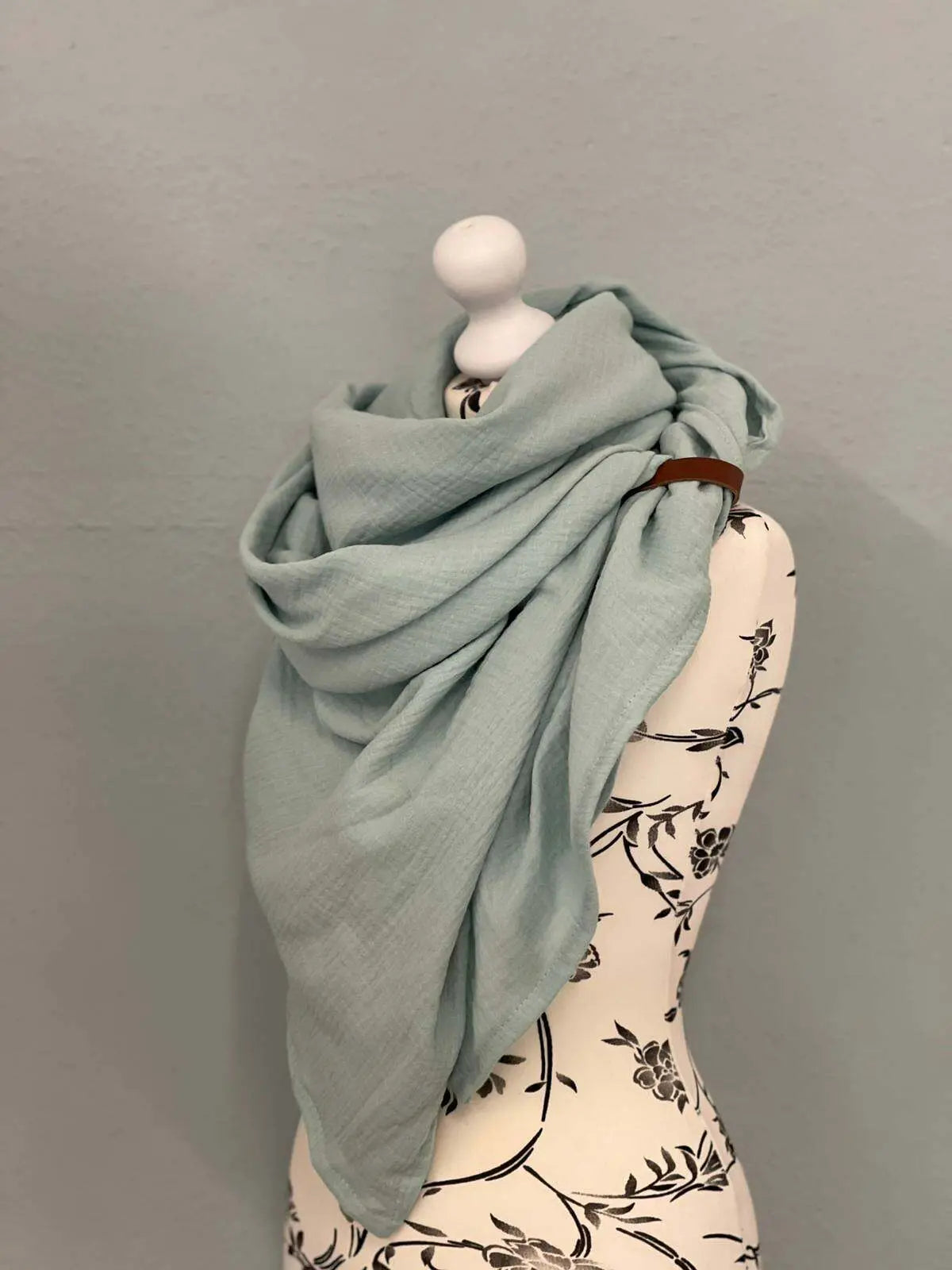 Weißer Bio XXL-Tuch aus Musselin, schlichte Baumwollschal, vielseitiges Musselintuch für Damen, natürliche Textur, weich und atmungsaktiv